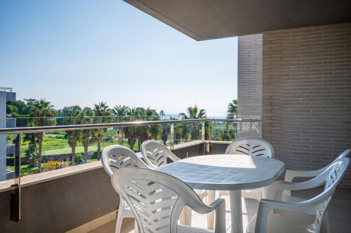 AT144 Completamente equipado, con piscina y cerca de la playa