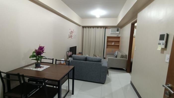 Hilanders Condotel near Terminal 3 Airport