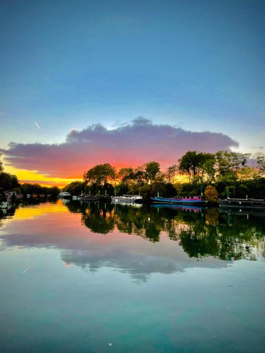 Cabine sur péniche à Bagatelle