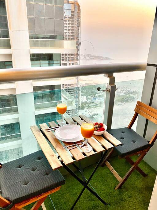 Your Cosy Dubai Marina Home