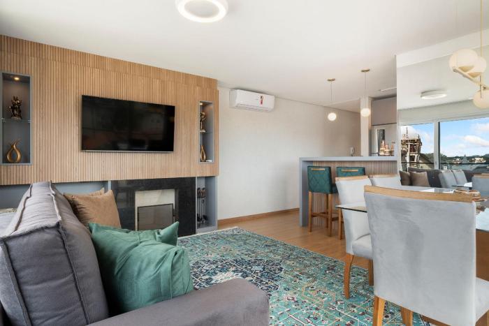 Apto 2 Suítes 30m Rua Coberta by Achei Gramado