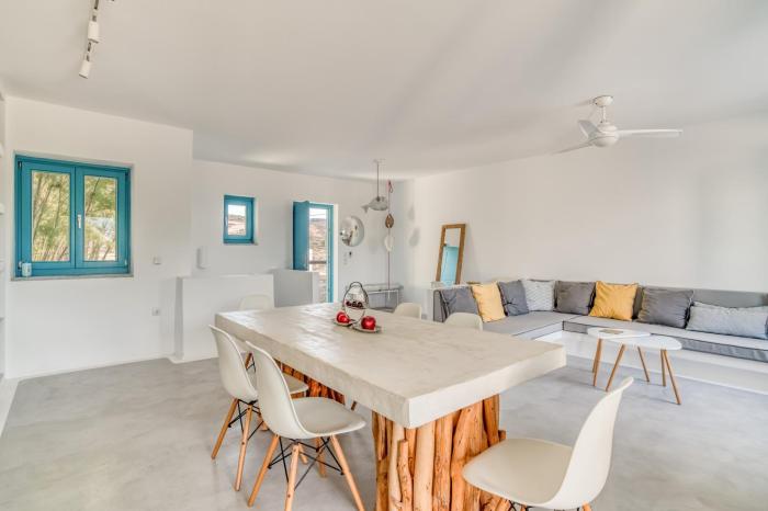 G&K Blue House on Agia Anargyroi Beach, Naousa