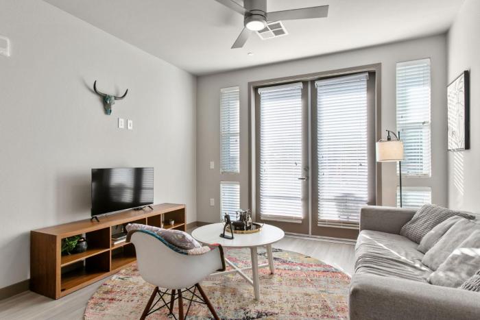 Cozysuites PHX RORO Gym, Pool, Pets, Parking! #3