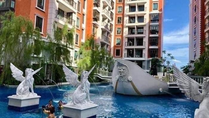 Espana Condo Jomtien Pool access By Aey