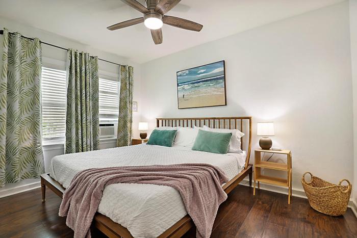 Steps to Beach & Downtown! Cozy Beach Bungalow #4