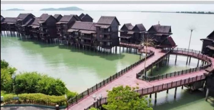 Villa Dalam laut 530