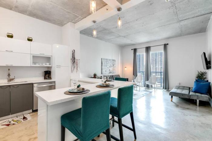 Super convenient 1br apartment in Downtown 4 p 1708