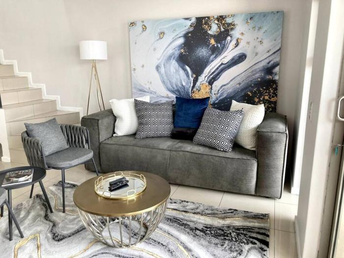 Modern Two Bed Townhouse with pool