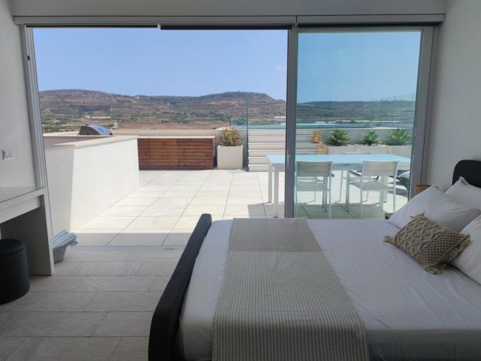 Panorama Lounge - Romantic Getaway with private pool