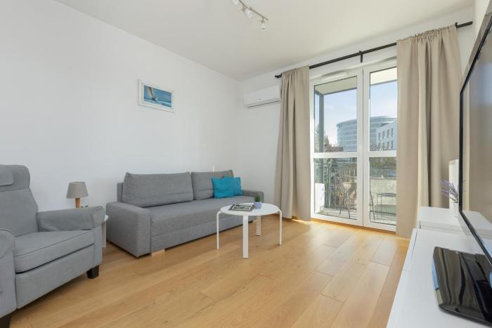 Business Apartment PKP Aleje Jerozolimskie by Renters