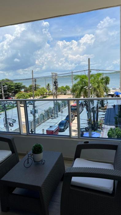 A un Paso de la Playa