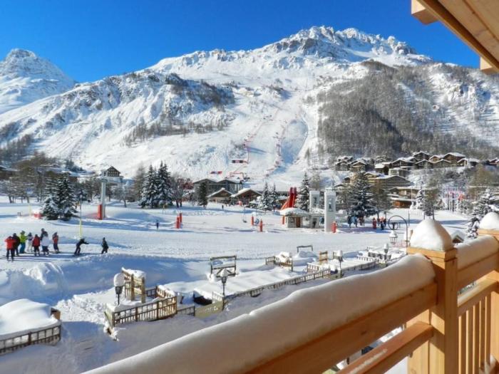 Appartement luxueux 75m², 6 pers, centre Val dIsère, front de neige, terrasse sud - FR-1-567-22