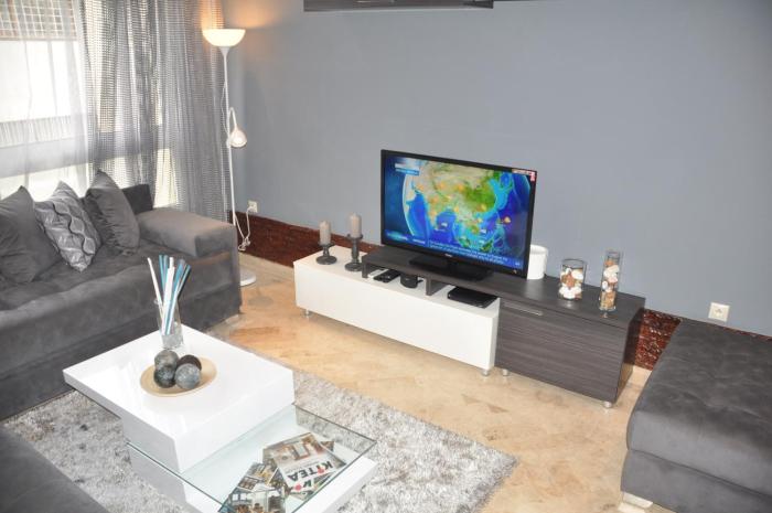 Val Fleuri Apartment with Balcony in Maarif Casablanca, City Views & Fast WiFi