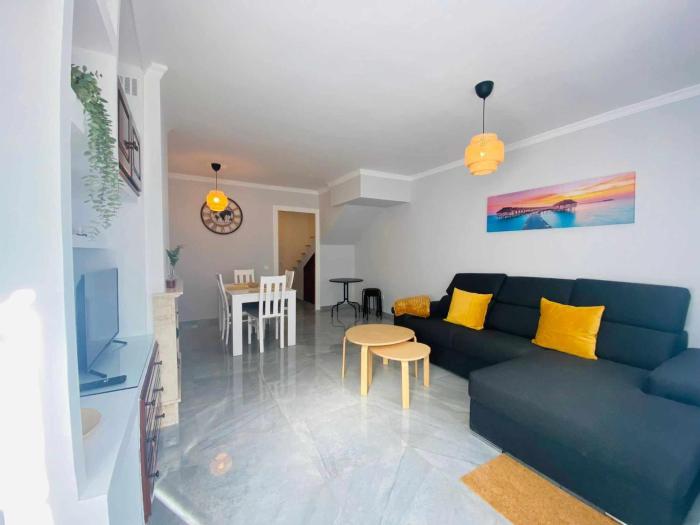 Bonita casa céntrica con piscina & parking