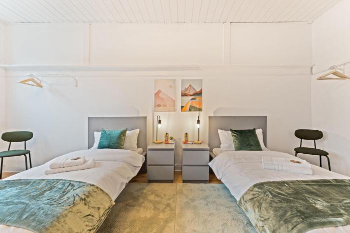 Neues zentrales Apartment,10 Betten,vollmöbliert, Wifi