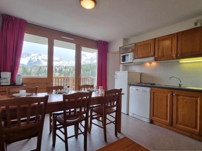 Appartement 3 pièces, 6 pers, animaux admis, proche pistes et commerces - FR-1-525-260