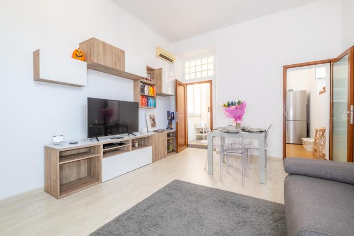 HT SUNNY1 bedroom Apartment by the Vatican