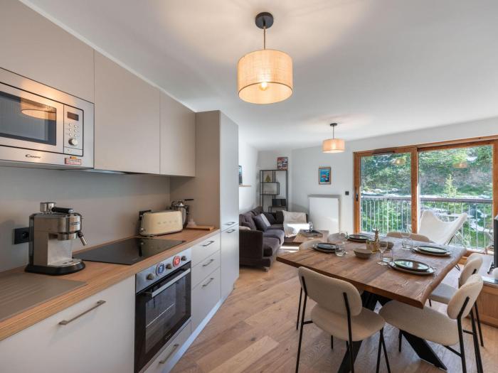 Appartement fonctionnel à Courchevel avec parking - FR-1-563-138