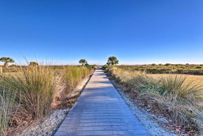 Hilton Head Island Condo Steps to Beach!