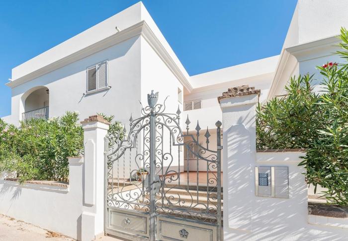 Apartments with air conditioning in Orosei