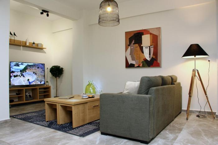 Stunning 2 BR Near Acropolis