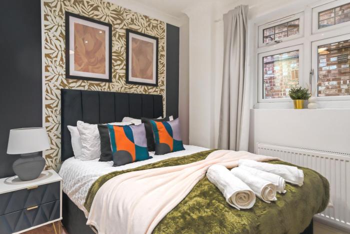 Chic Urban Retreat in London - Sleeps 8
