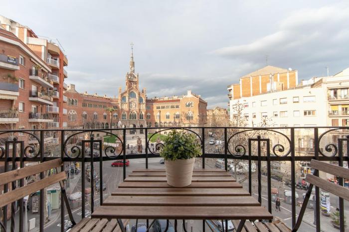 Housalia Sant Pau Views- Suite with View on Hospital Sant Pau