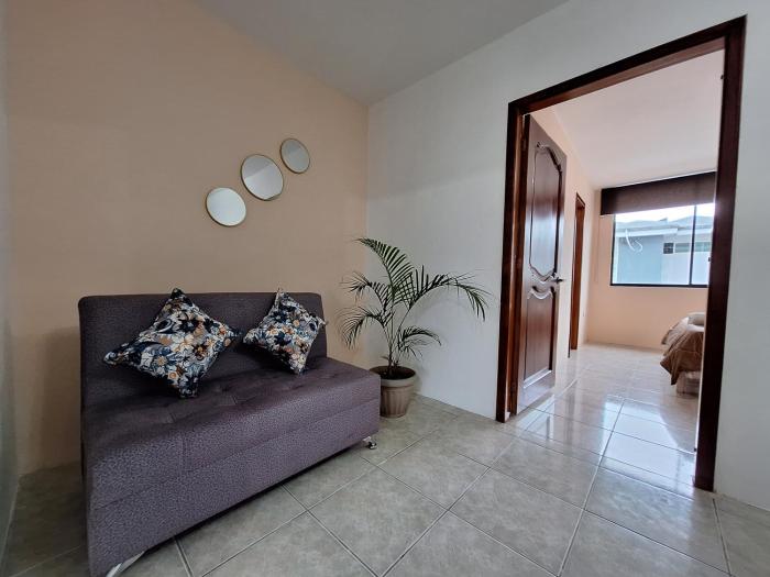 Grande departamento cerca al Shopping y con garage