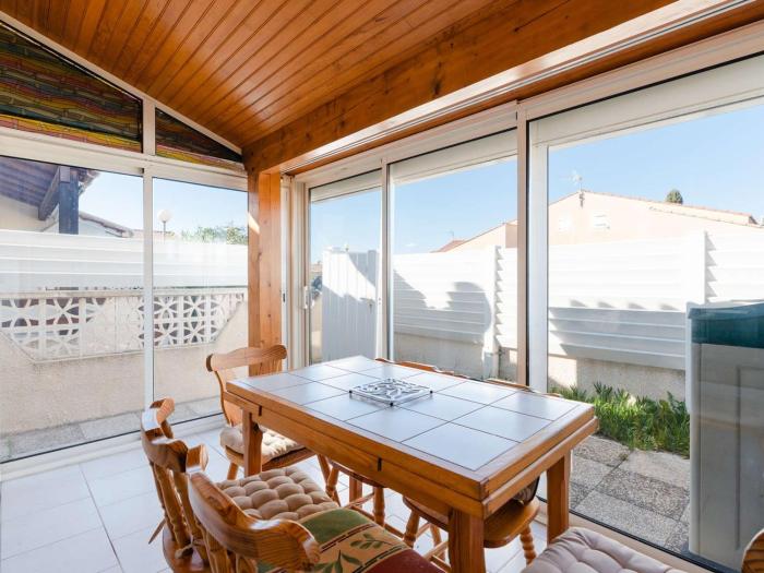 Pavillon climatisé 2 chambres et mezzanine avec Wifi à Gruissan - FR-1-409-205