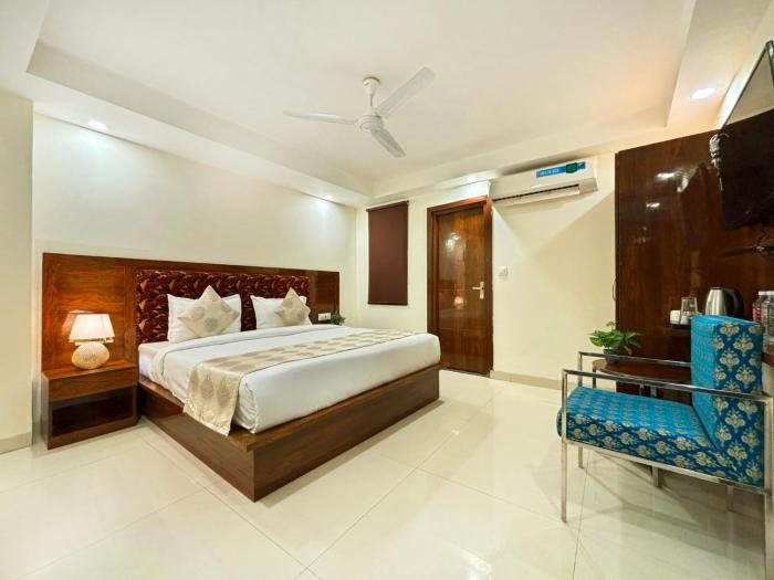 Hotel Emblem Suites- Near Delhi Airport