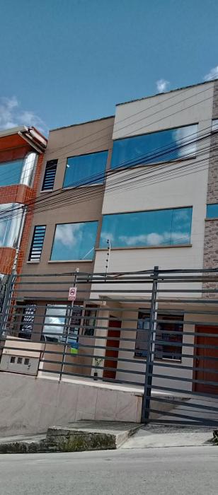 Departamento de dos habitaciones en zona central de Cuenca