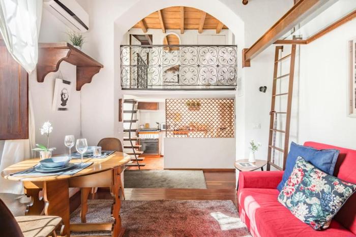 Trastevere Alley Apartment