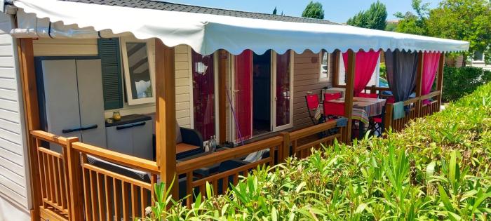 Bungalow Confortable à Fréjus avec Piscine Partagée