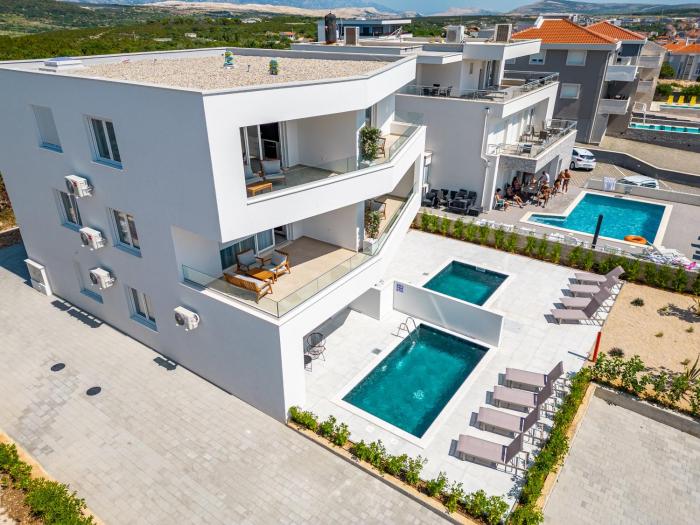 Apartments Twins with private pool