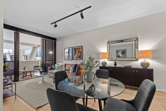 South Bank Sensational! ~ 1Bed,1Bath,1Car,Balcony