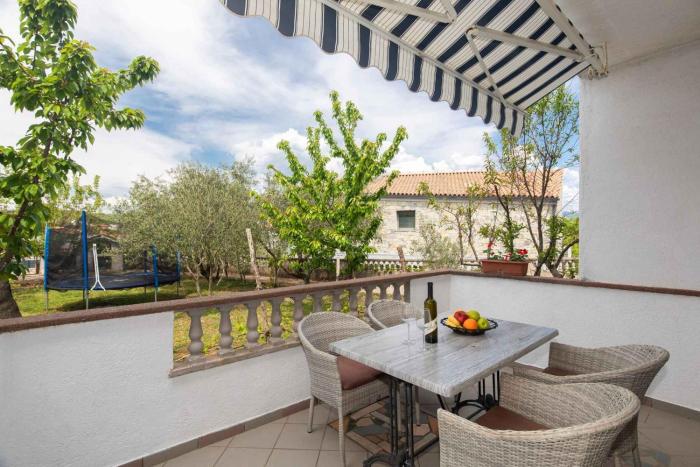 Apartment in Vrbnik - Insel Krk 13613