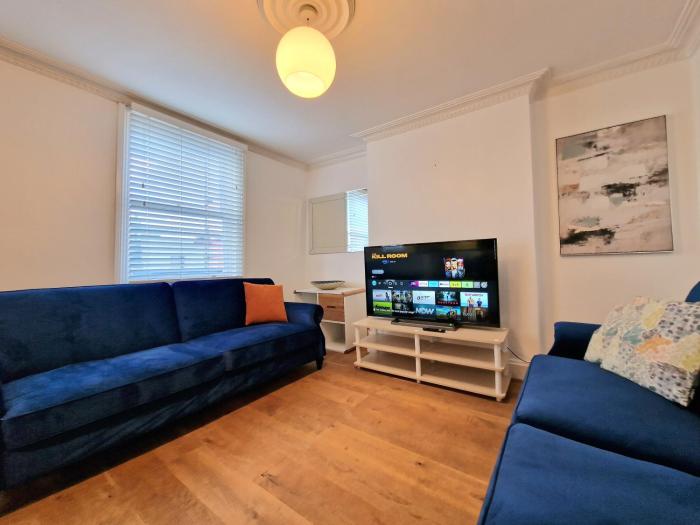 Cosy Home in Kensington - Great Location! 3 minutes walk to Earls Court Station