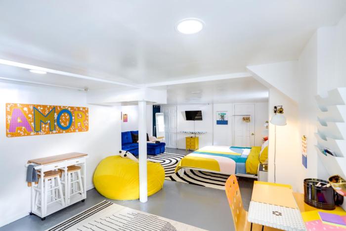 Gordon Square Studio about 4 Mi to Downtown Cleveland!