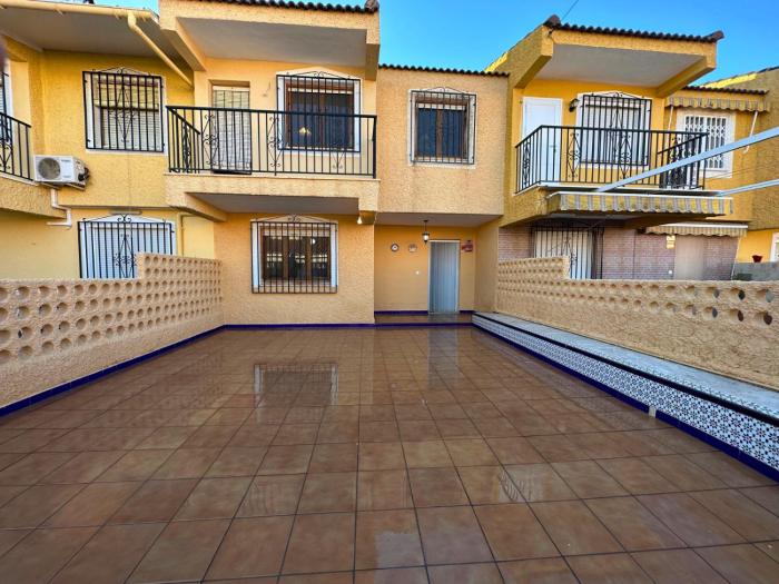 Acogedor Adosado para Vacaciones Familiares