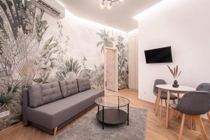 Kl31 - Central Residence - Klauzál Square by BQA