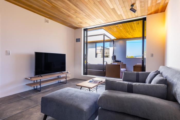 サウナ付き別荘 BBQ可能&ジャクジー付 最大12人のおしゃれな貸別荘 Blue grotto