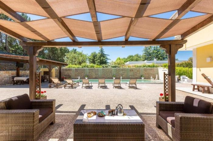 Villa Dosagiri con piscina