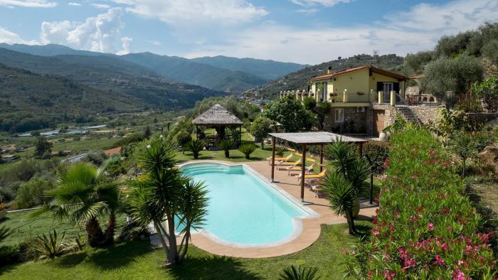 VILLA VITTORIO 6&2 Emma Villas