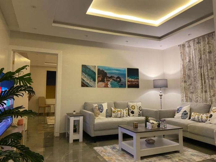 شقه (غرفه+صاله)مطله على المركز المالي بدخول ذاتي