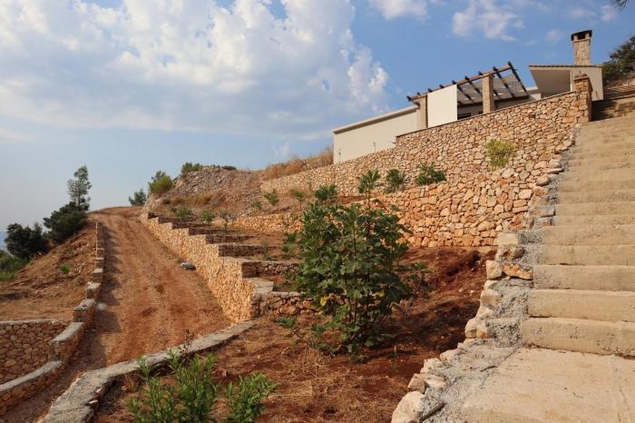 Isolated apartments with a parking space Cove Medvidina, Hvar - 22019