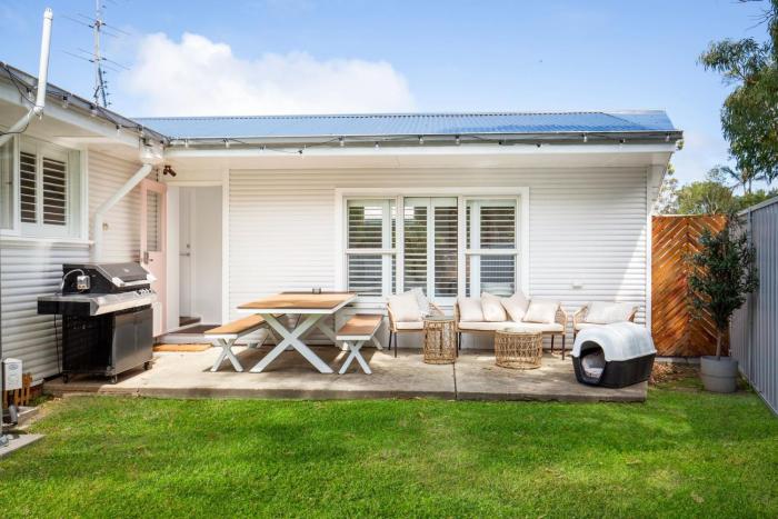 Fleur de Chalet - Pet Friendly - 10 Mins Walk to Beach