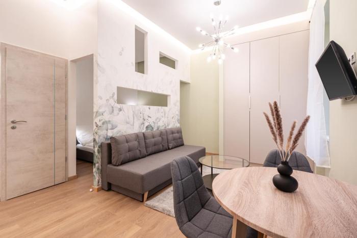 Kl31 - Central Residence - Klauzál Square by BQA