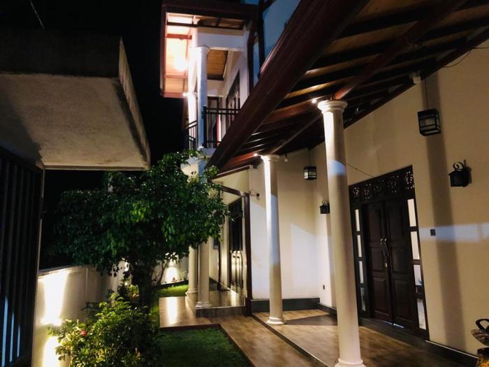 Dimuthu Vila