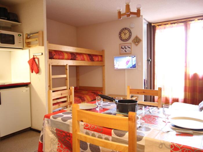 Studio cabine 24m² au pied des pistes, balcon, animaux non admis - FR-1-340-274