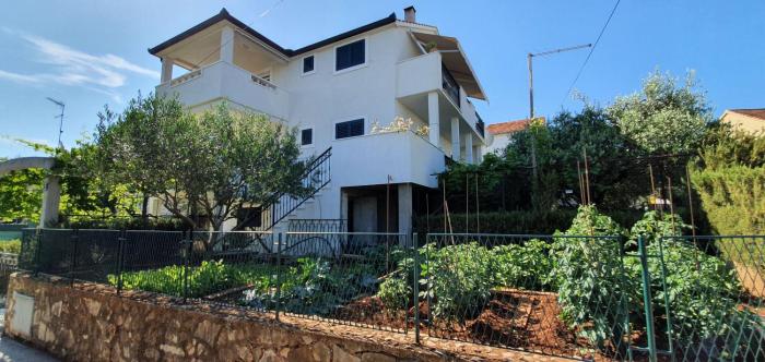 Apartment Romarin